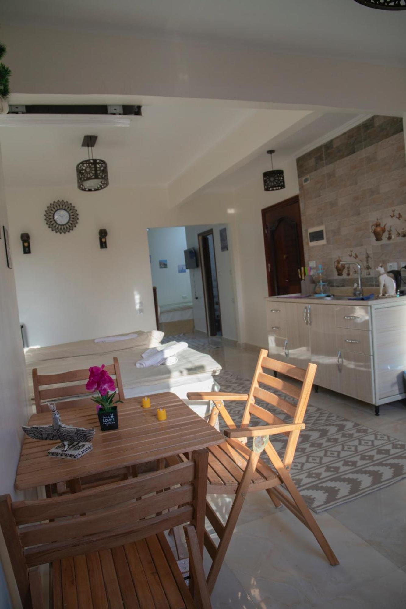 Pyramids Studio & Jacuzzi Il Cairo