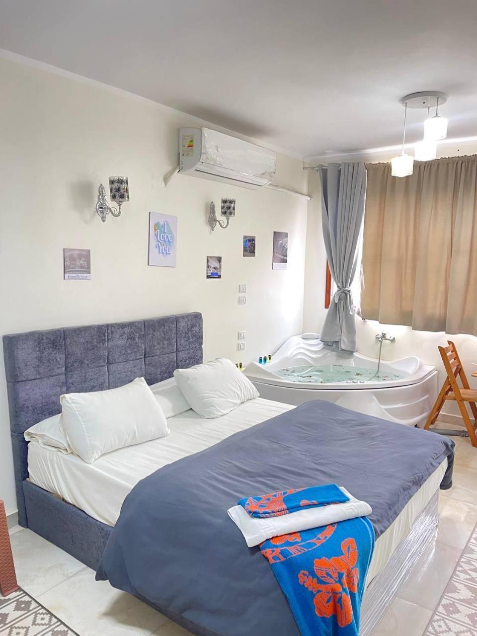 Pyramids Studio & Jacuzzi Apartment Cairo