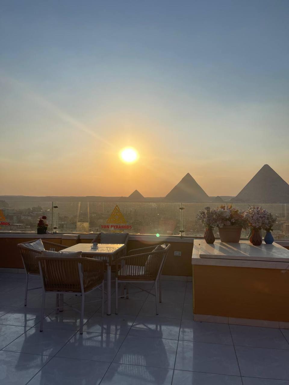 Pyramids Studio & Jacuzzi * Cairo