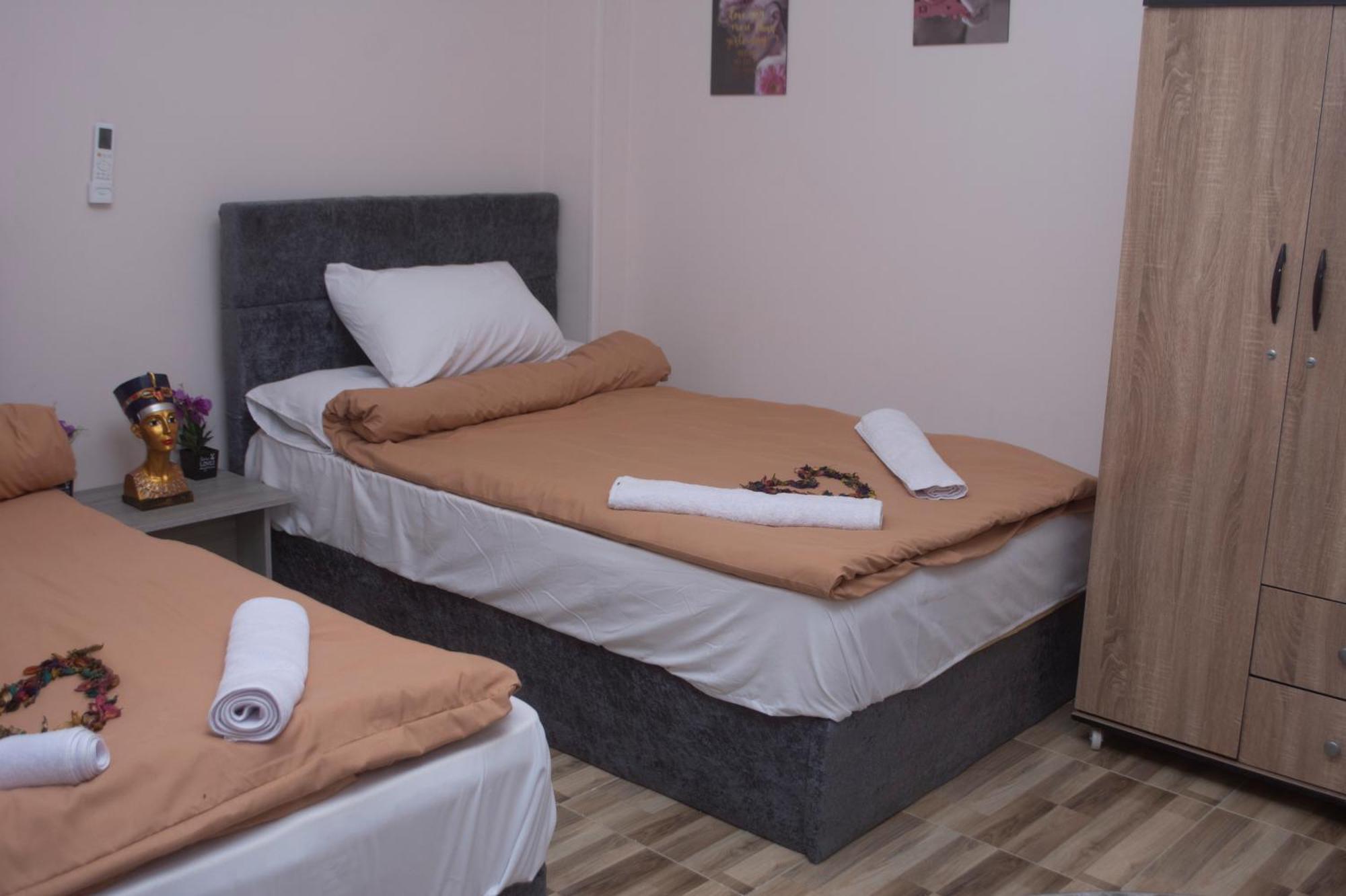 Pyramids Studio & Jacuzzi Apartment Cairo