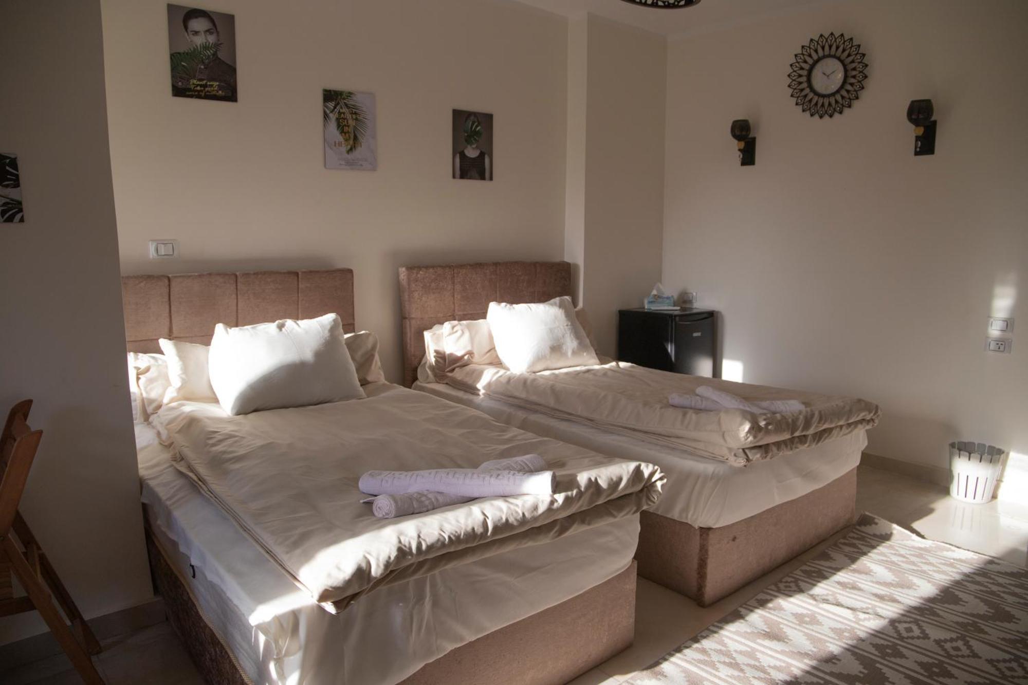 Pyramids Studio & Jacuzzi