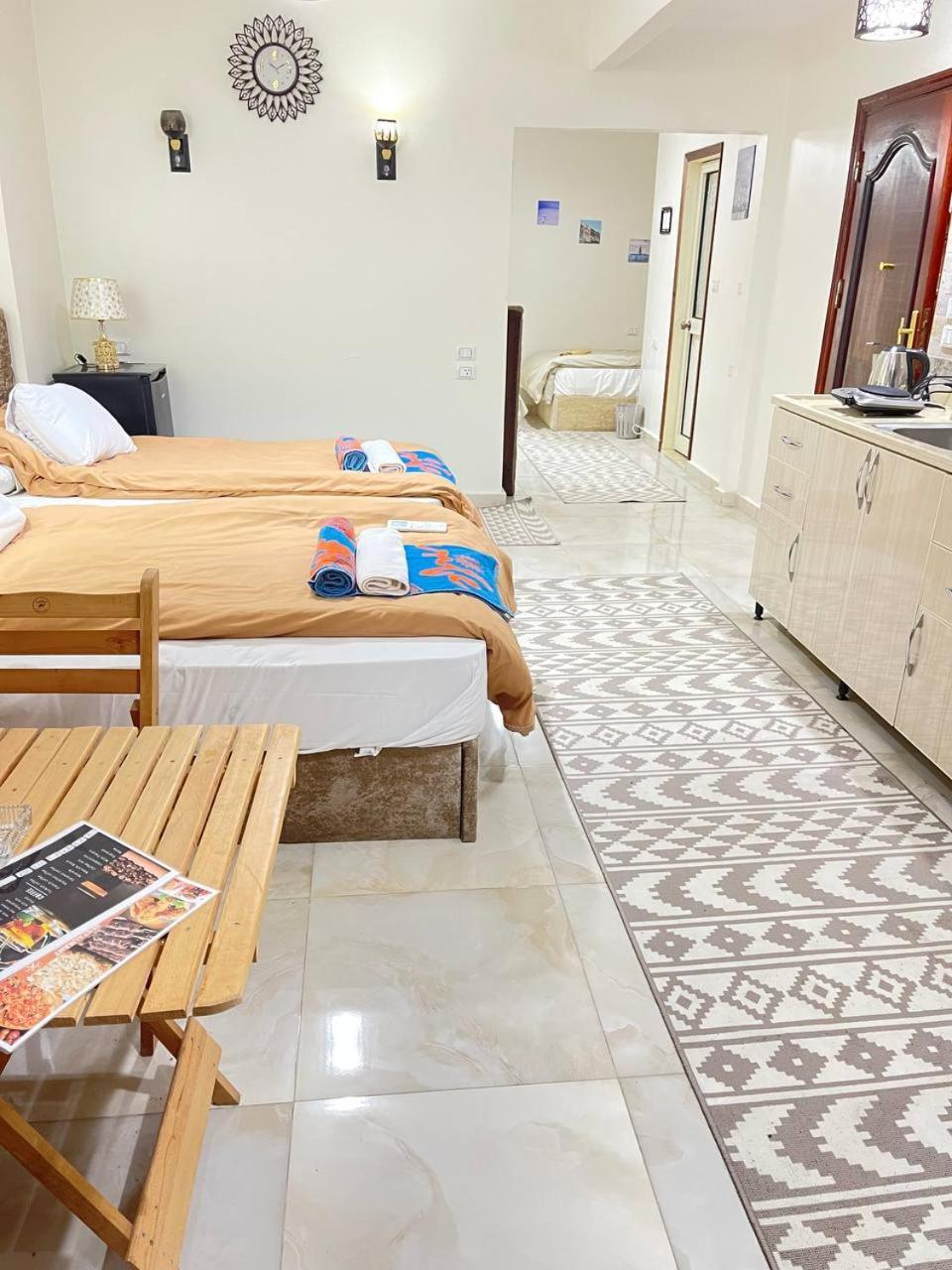 Apartment Pyramids Studio & Jacuzzi