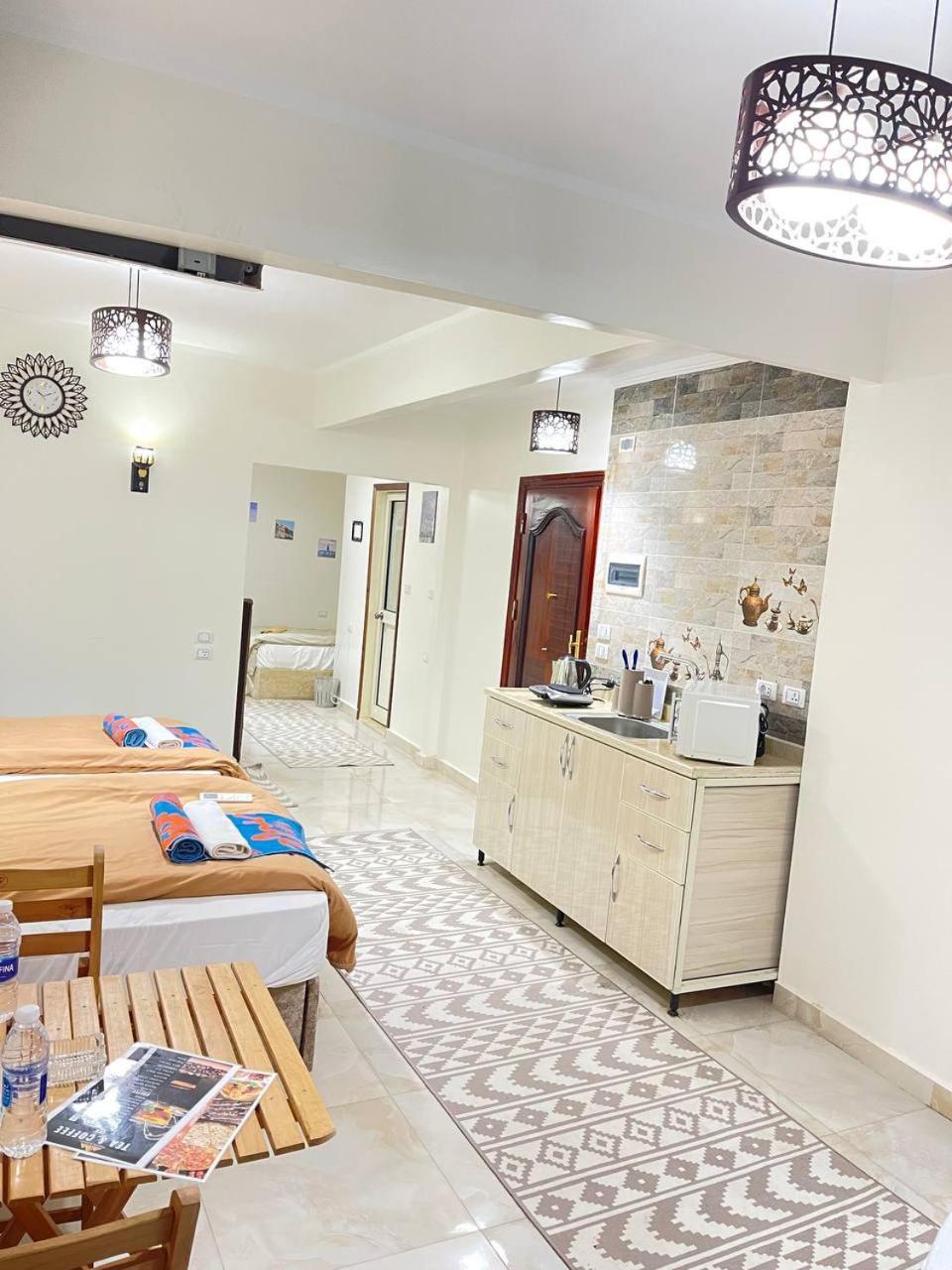 Pyramids Studio & Jacuzzi Cairo