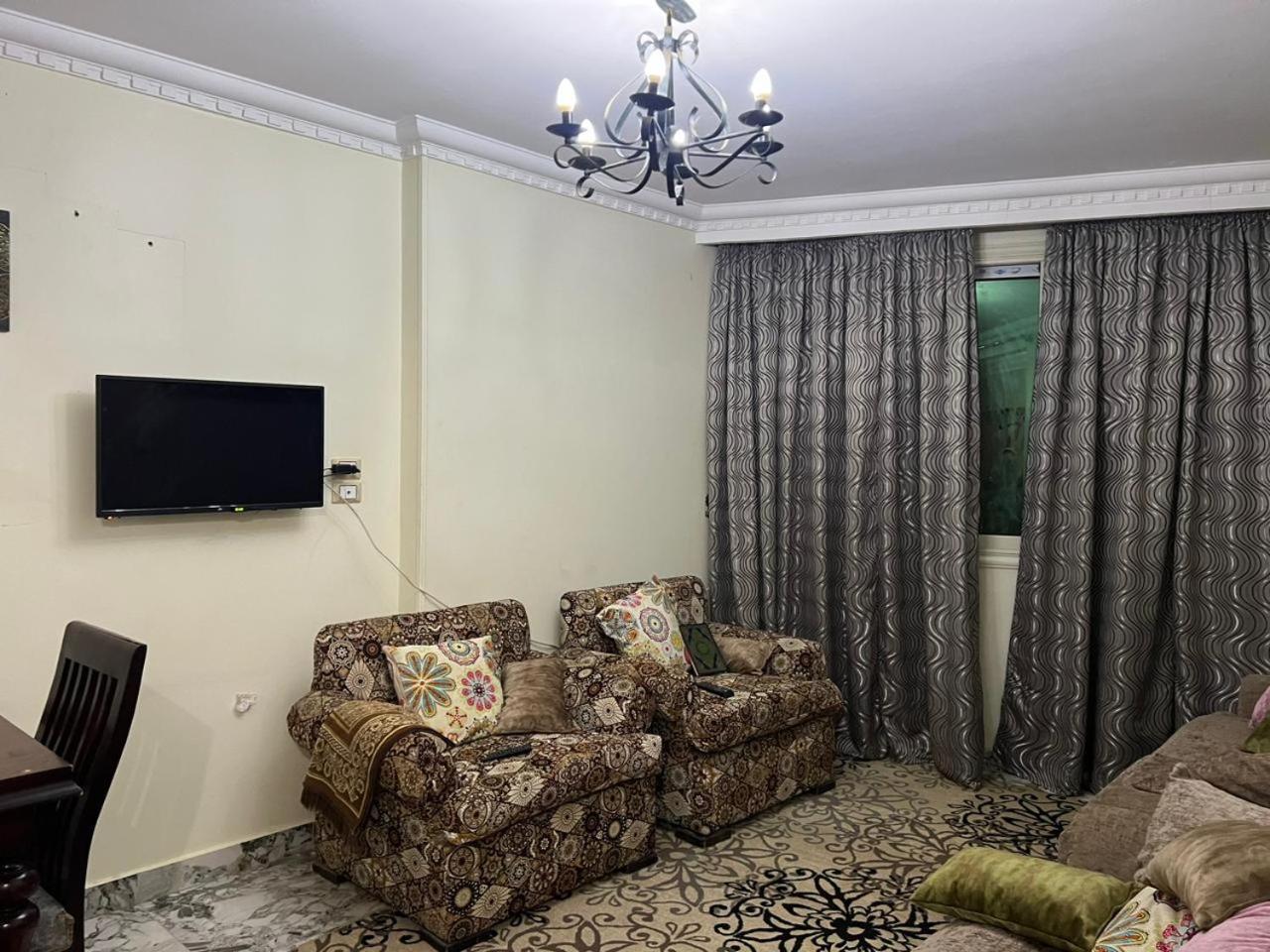 Apartment Pyramids Studio & Jacuzzi *