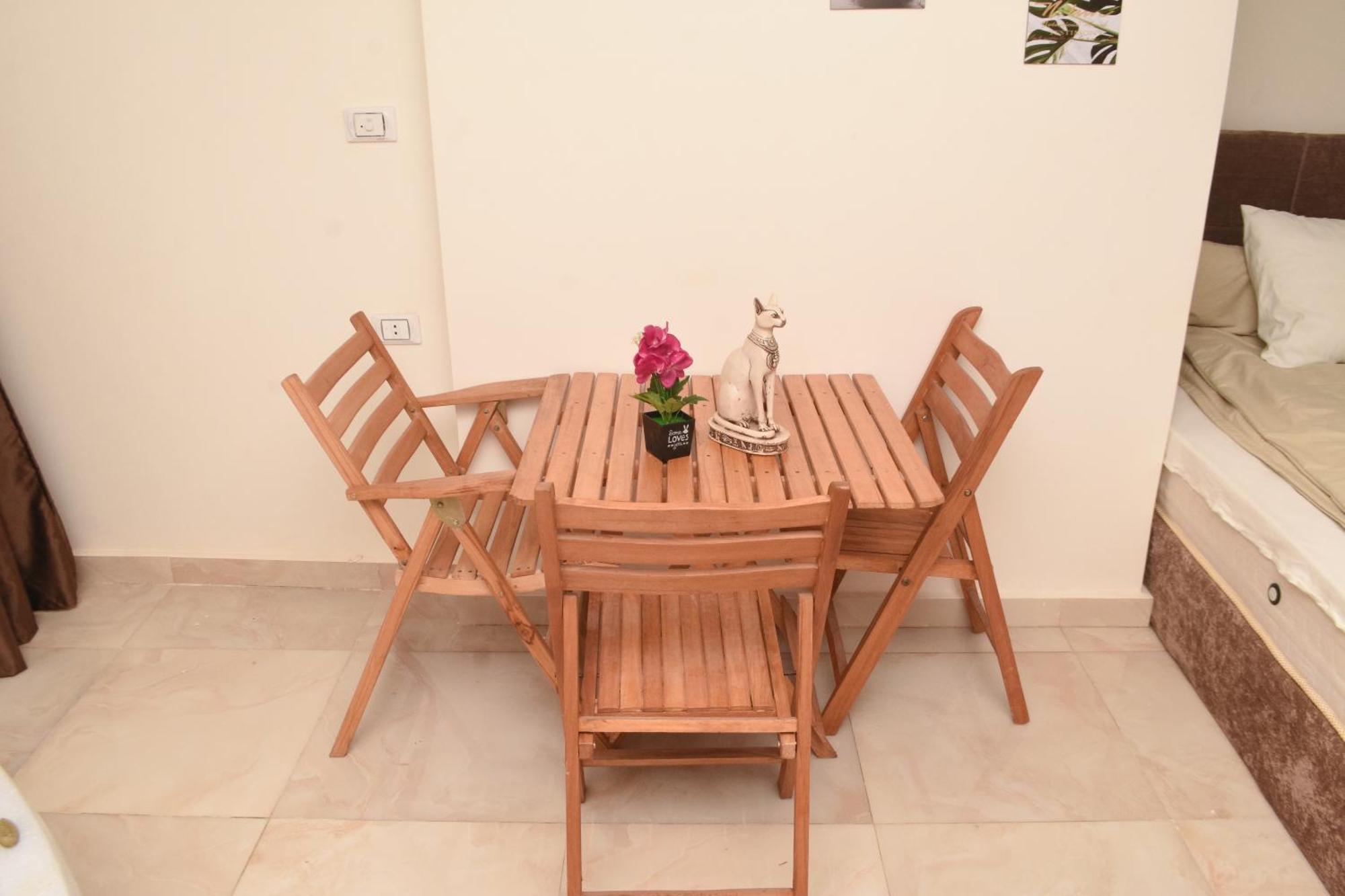 Apartment Pyramids Studio & Jacuzzi Cairo
