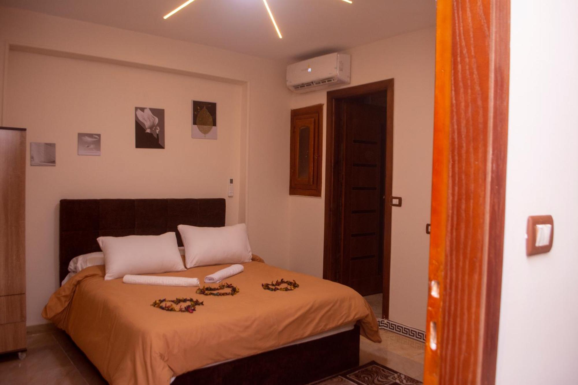 Apartment Pyramids Studio & Jacuzzi Cairo