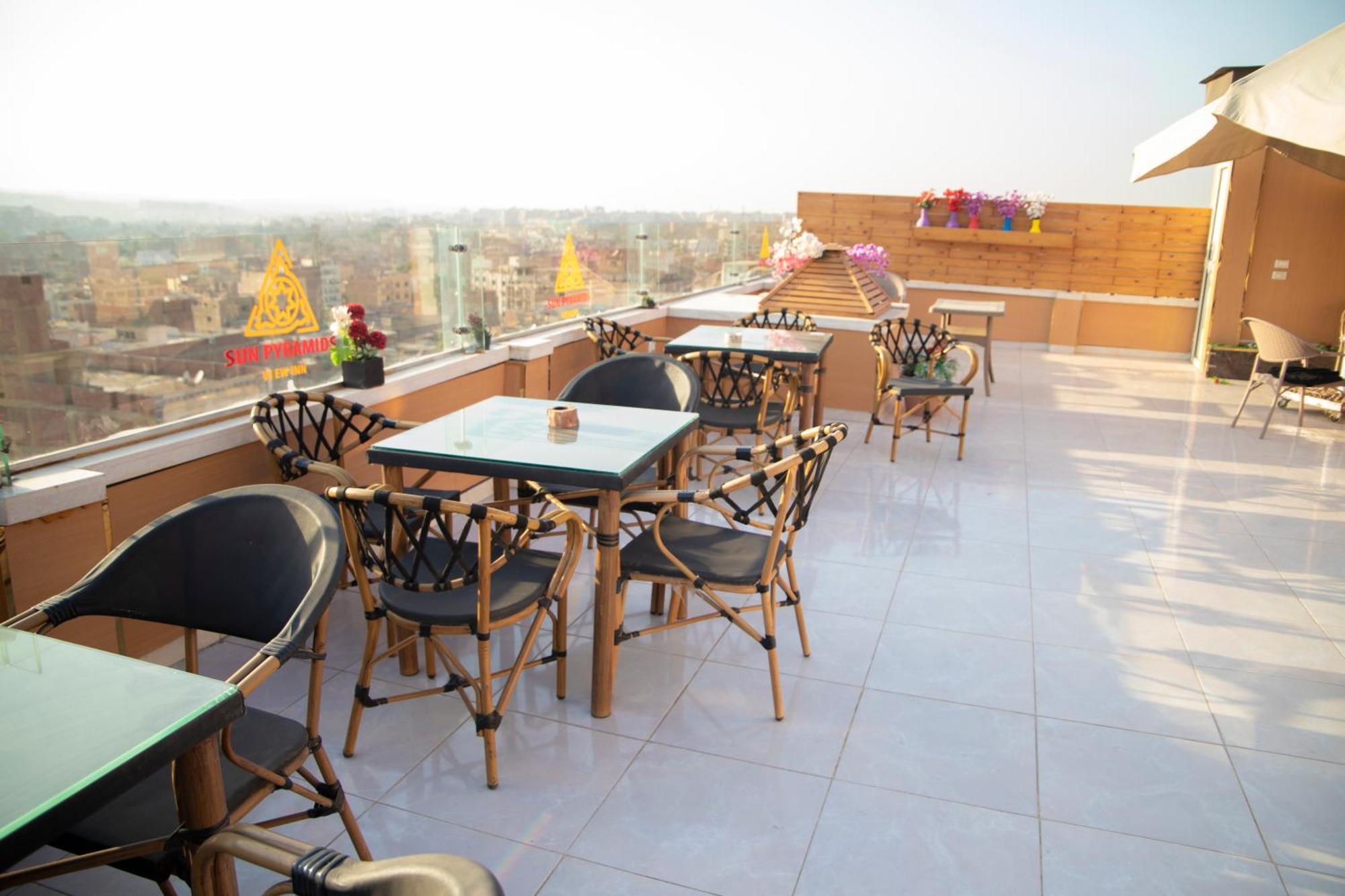 Pyramids Studio & Jacuzzi Cairo
