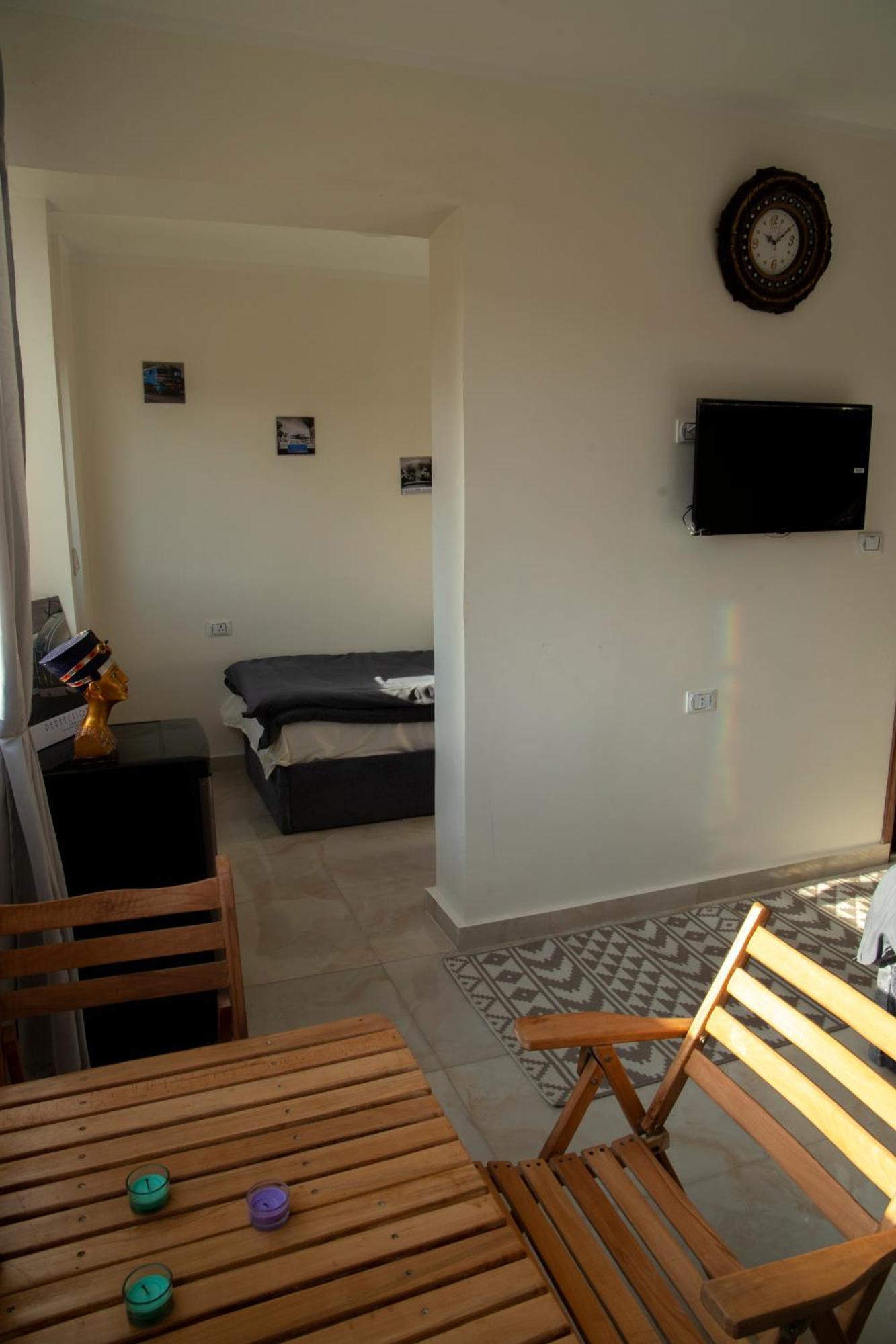 Pyramids Studio & Jacuzzi Cairo